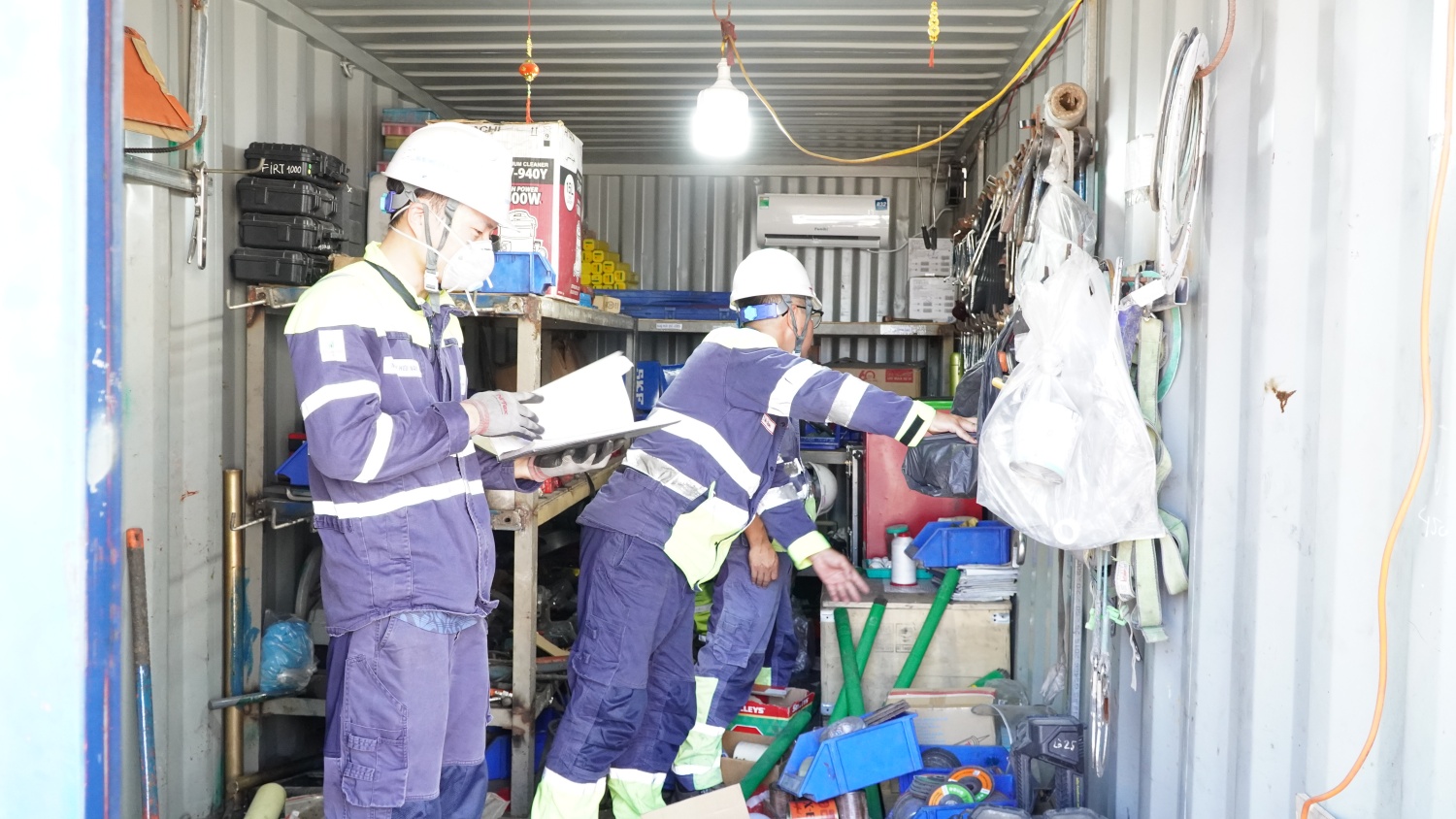 Công tác quản lý vật tư tại NMNĐ Thái Bình 2 đến từng tổ đội sản xuất, bảo dưỡng sửa chữa.