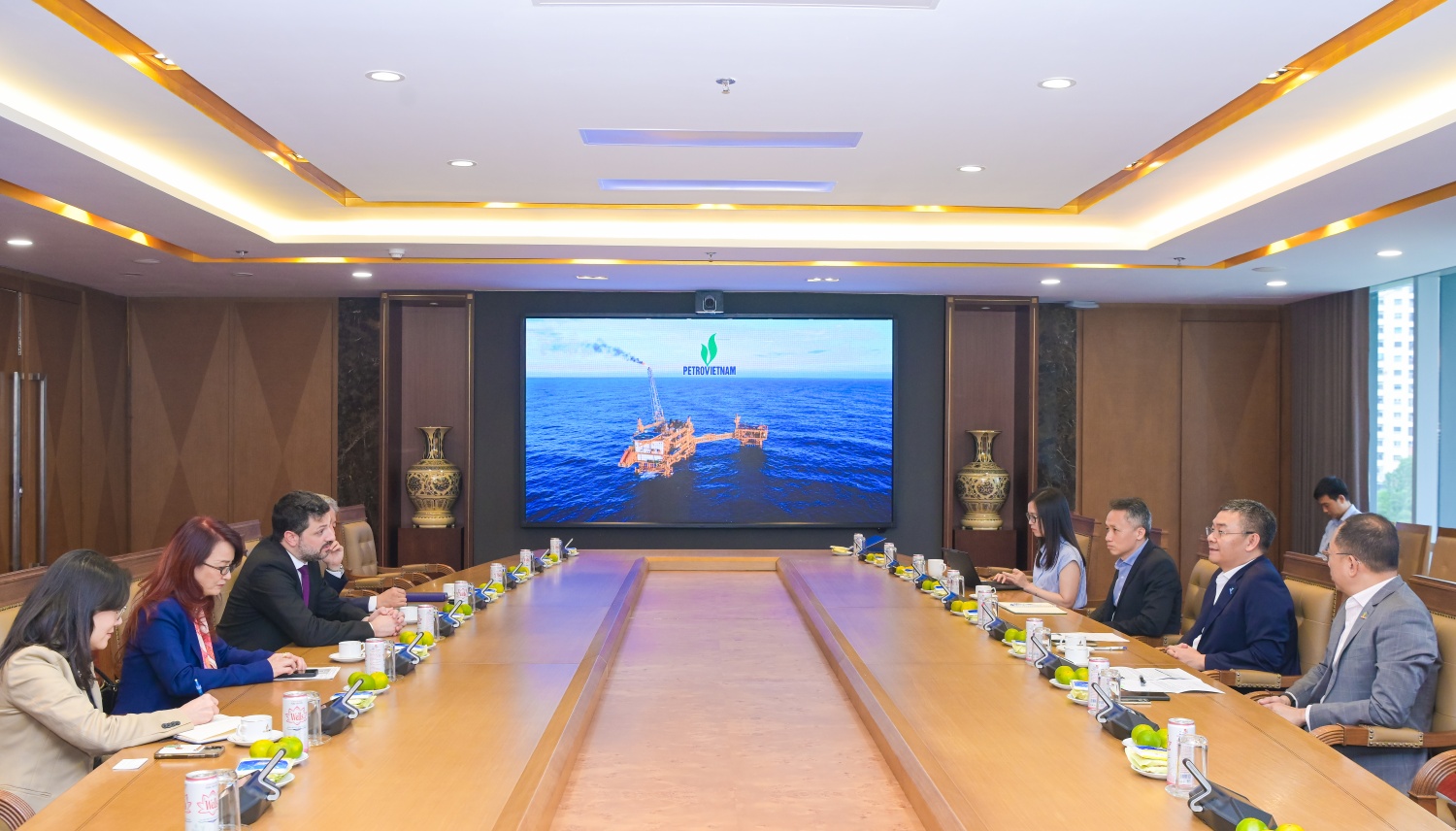 Toàn cảnh buổi làm việc.