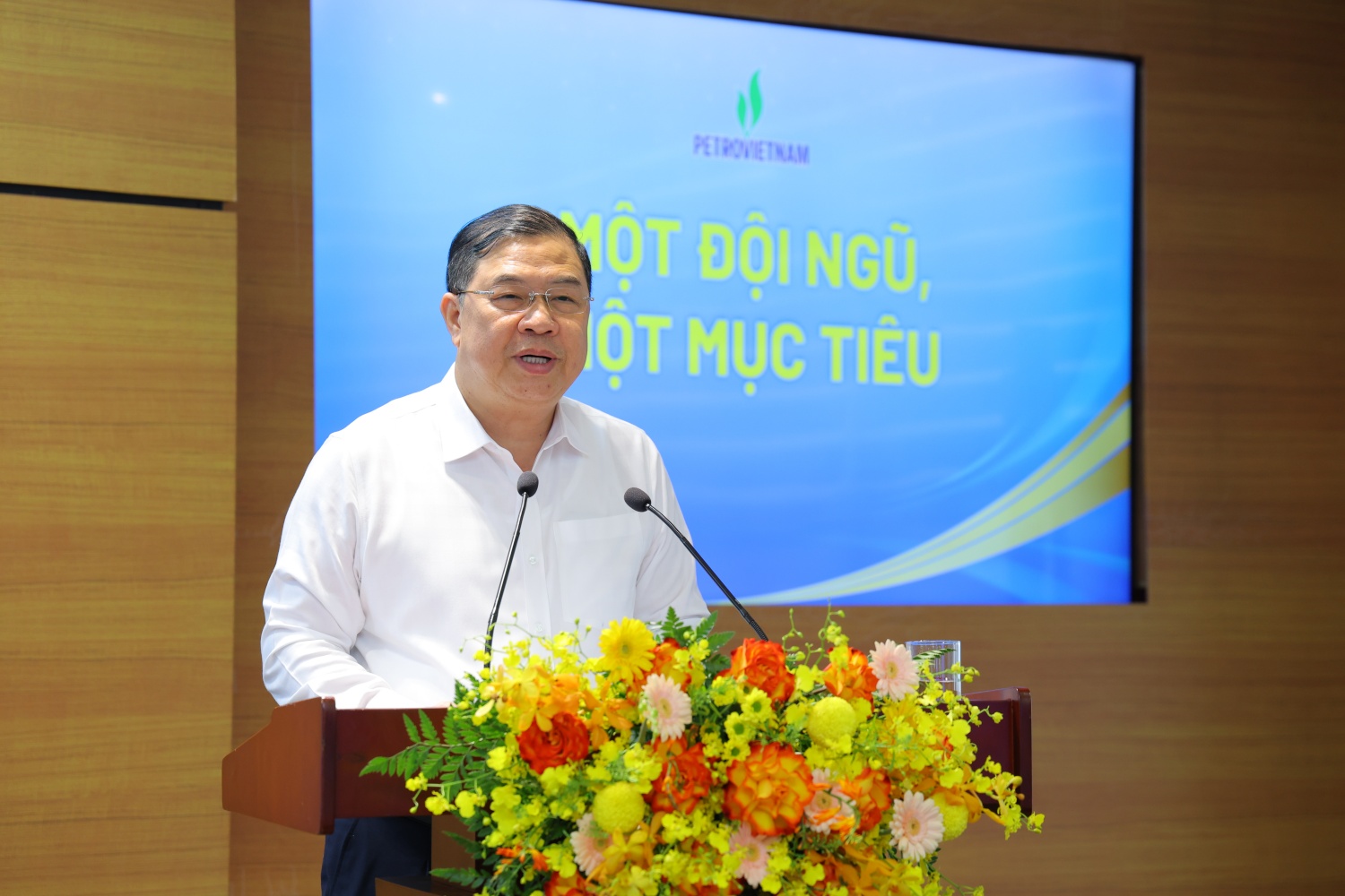 Phó Thủ tướng Thường trực Chính phủ Phạm Gia Túc: Petrovietnam đã có những đóng góp quan trọng vào ổn định kinh tế vĩ mô, bảo đảm các cân đối lớn của nền kinh tế và giữ vững an ninh năng lượng quốc gia.