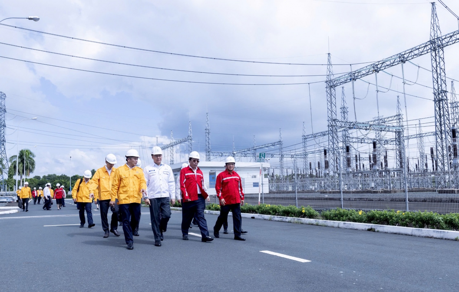 Tổng Giám đốc Petrovietnam Lê Mạnh Cường kiểm tra hoạt động tại cụm Khí - Điện - Đạm Cà Mau