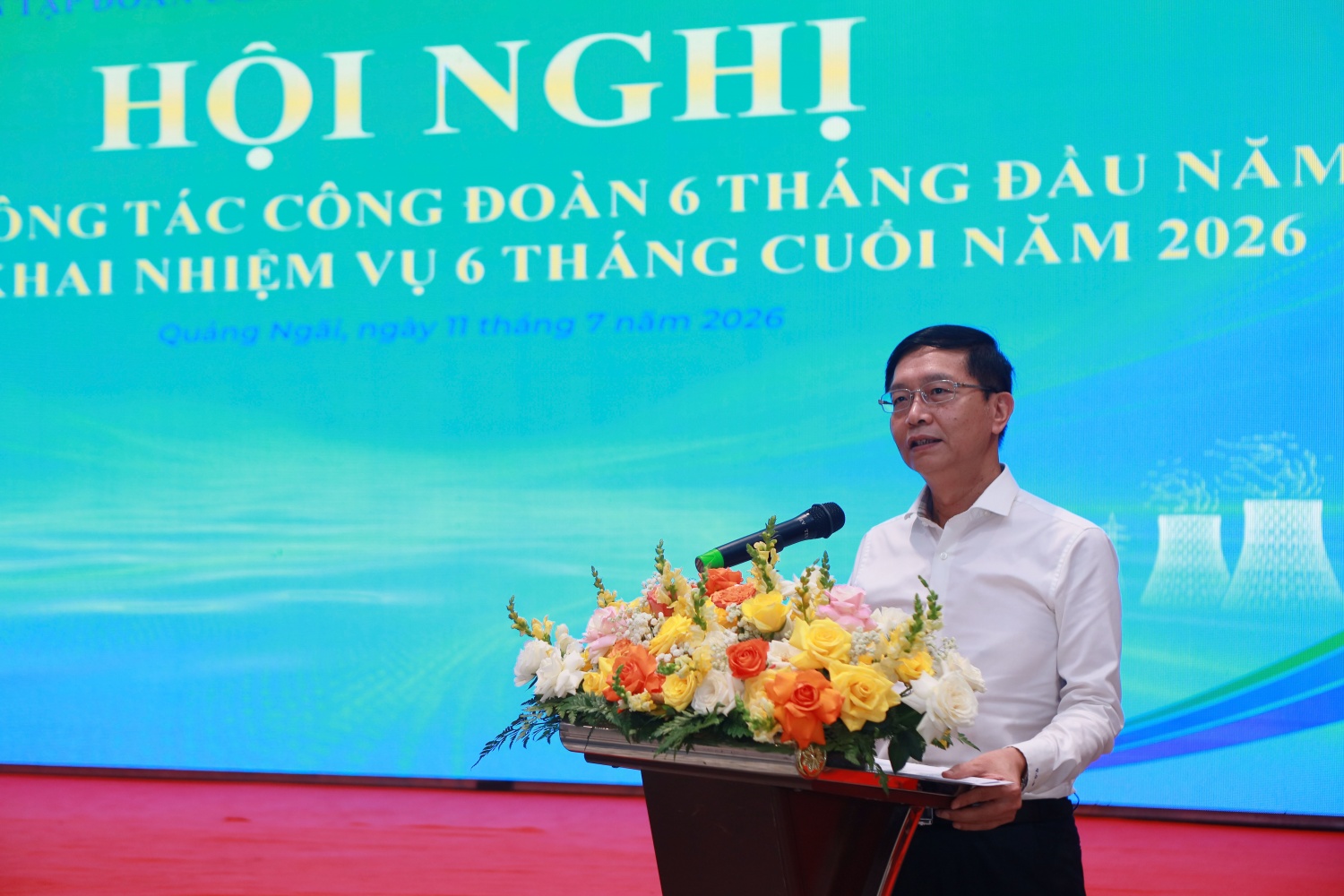 Đồng chí Trần Quang Dũng - Phó Bí thư thường trực Đảng ủy Petrovietnam biểu dương những kết quả tích cực của Công đoàn Petrovietnam và những đóng góp thiết thực của tập thể NLĐ trong toàn Tập đoàn; đồng thời đề ra hai nhiệm vụ trọng tâm cho Công đoàn Tập đoàn trong các tháng cuối năm 2026.