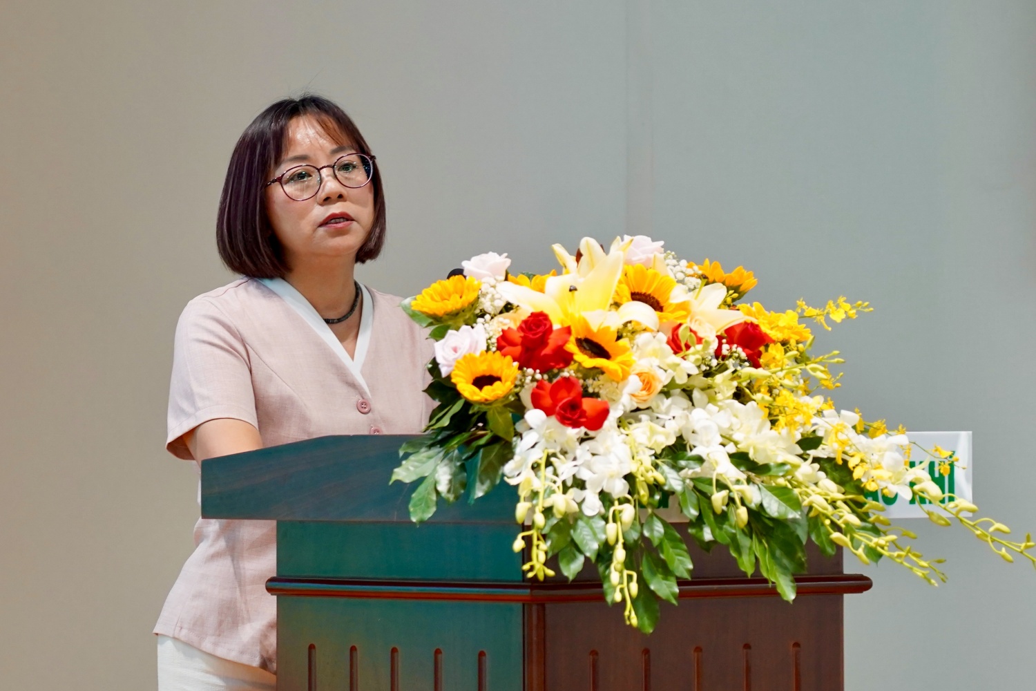 Bà Lê Thị Lam Trà, Phó Trưởng Ban Quản trị Nguồn nhân lực Petrovietnam, nhấn mạnh Petrovietnam sẽ tiếp tục đồng hành, hỗ trợ các cơ sở đào tạo của Tập đoàn mở rộng hợp tác quốc tế, tăng cường học hỏi kinh nghiệm từ các đối tác có năng lực và kinh nghiệm hàng đầu như KINGS.