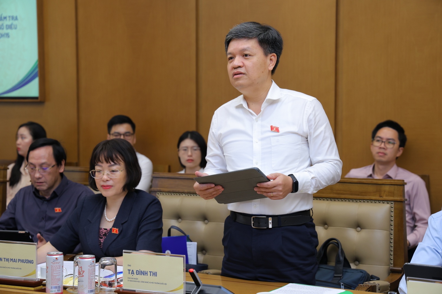 Ông Tạ Đình Thi - Phó Chủ nhiệm Ủy ban Khoa học, Công nghệ và Môi trường của Quốc hội đánh giá cao tinh thần trách nhiệm, sự chuẩn bị kỹ lưỡng và các ý kiến đóng góp của Petrovietnam.
