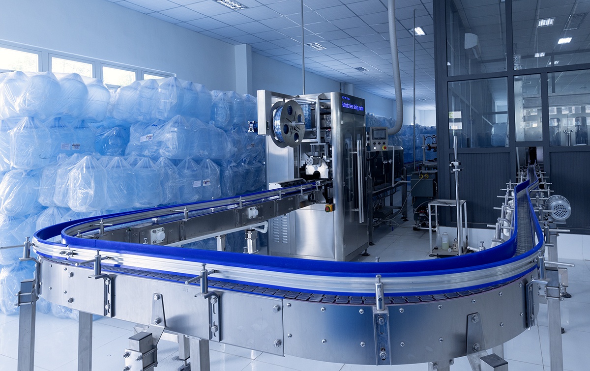 Hệ thống sản xuất nước uống tinh khiết bên trong khu nhà ở công vụ Cụm Khí - Điện - Đạm Cà Mau