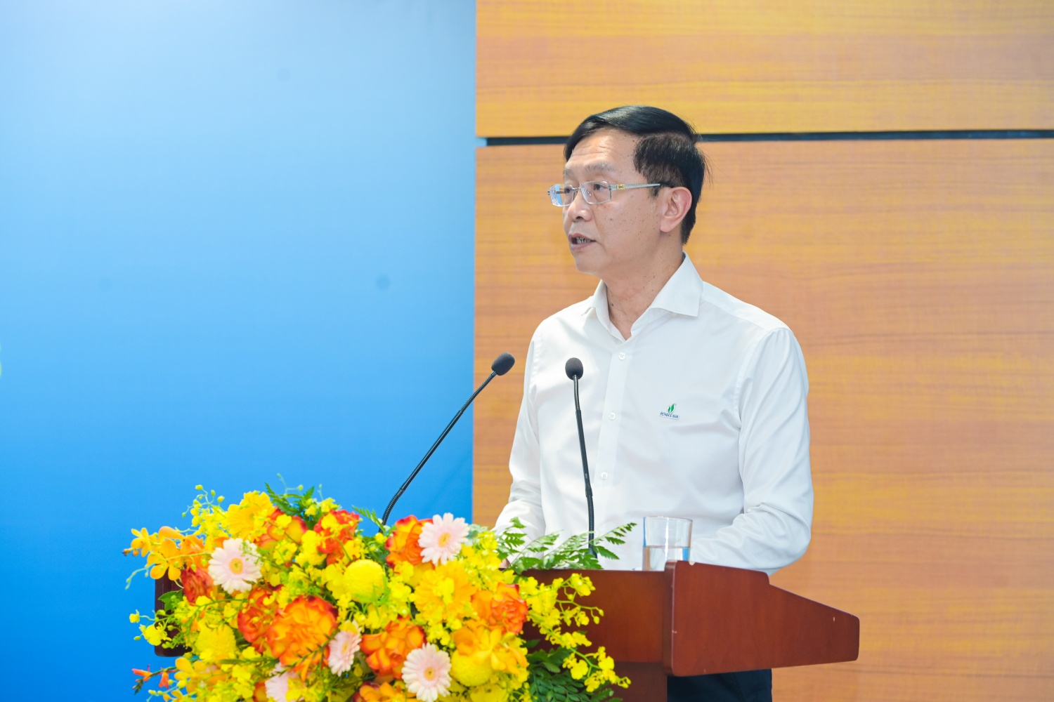 Đồng chí Trần Quang Dũng - Phó Bí thư Thường trực Đảng ủy Petrovietnam trình bày Báo cáo công tác xây dựng Đảng.