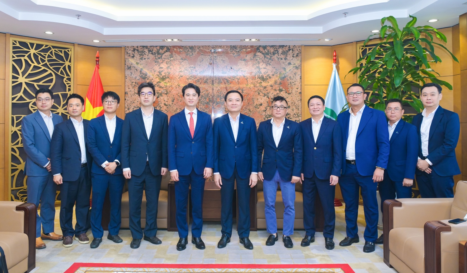 Các đại biểu dự buổi làm việc