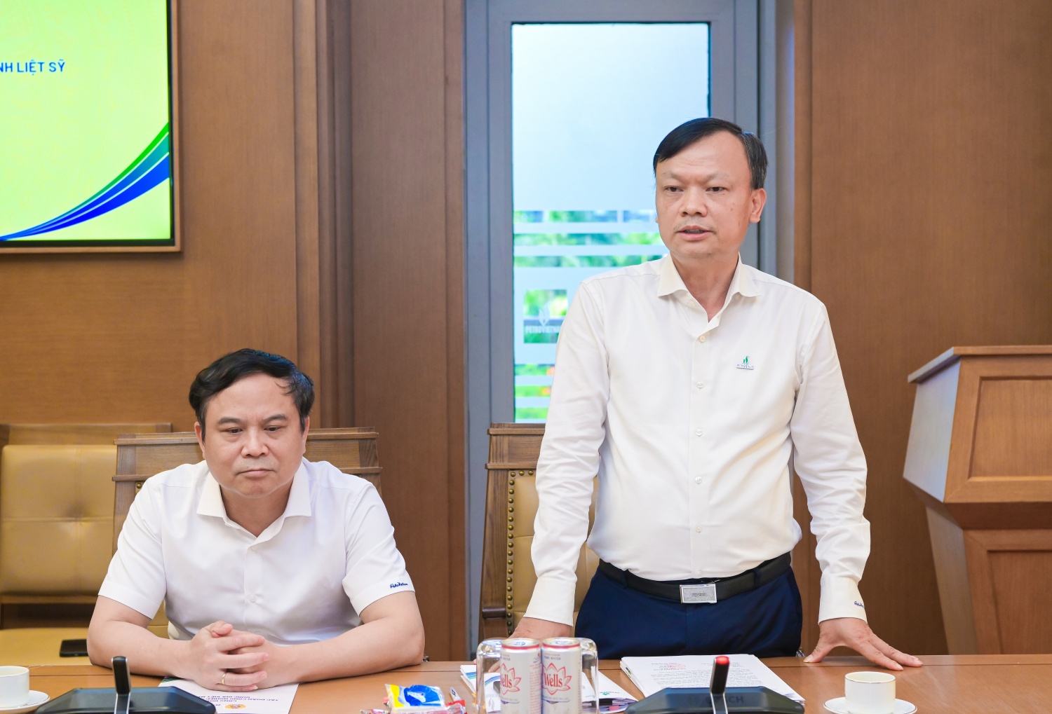 Đồng chí Lê Quang Toán, Phó Chủ tịch Thường trực Hội CCB Petrovietnam, Chủ tịch Hội CCB Bộ máy QL&ĐH Tập đoàn gửi lời tri ân tới các cán bộ, nhân viên là thân nhân liệt sĩ, mong các đồng chí tiếp tục phát huy truyền thống cách mạng vẻ vang của gia đình, đóng góp tích cực vào sự phát triển chung của Tập đoàn