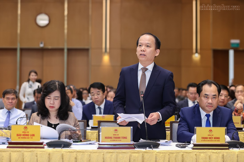 Bộ trưởng Bộ Tư pháp Hoàng Thanh Tùng nêu 5 nhóm giải pháp trọng tâm để tiếp tục đồng hành cùng doanh nghiệp - Ảnh: VGP/Nhật Bắc