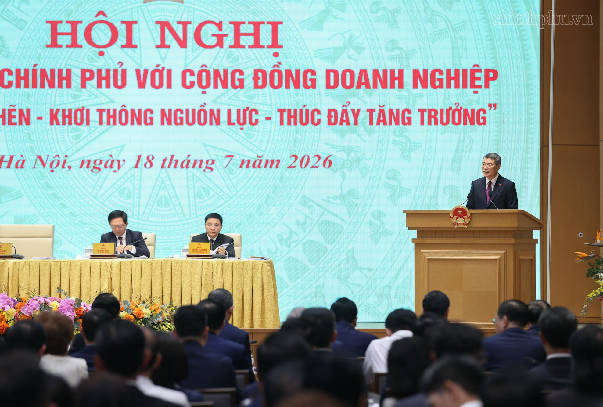 Thủ tướng nêu rõ 6 nhóm nhiệm vụ với Chính phủ, các bộ, ngành, địa phương - Ảnh: VGP/Nhật Bắc