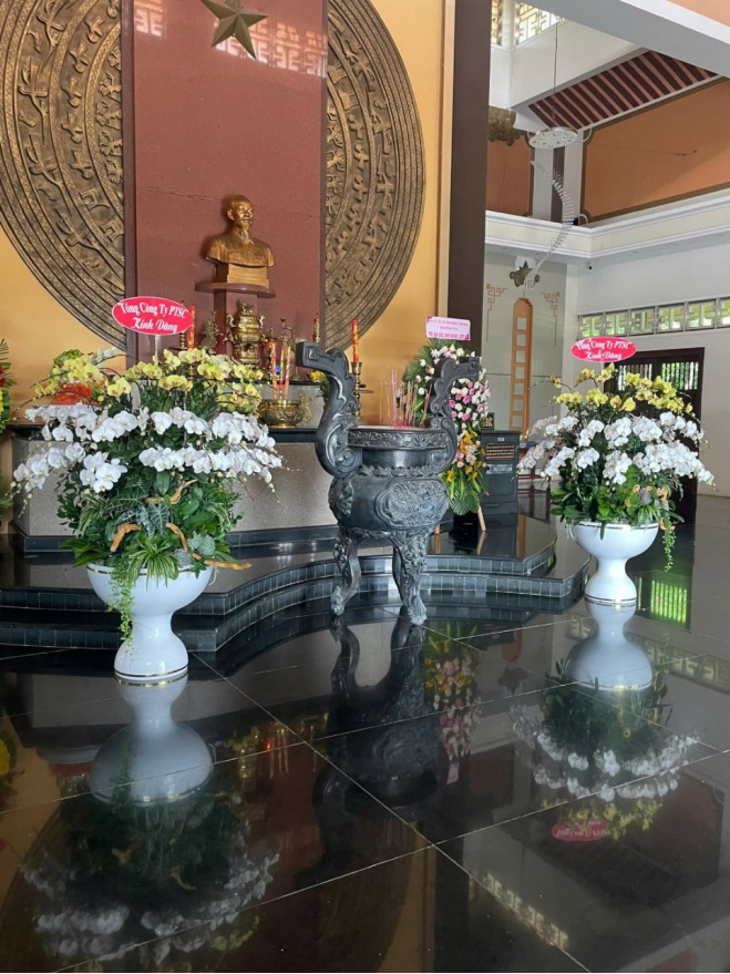 Không gian đền thờ.