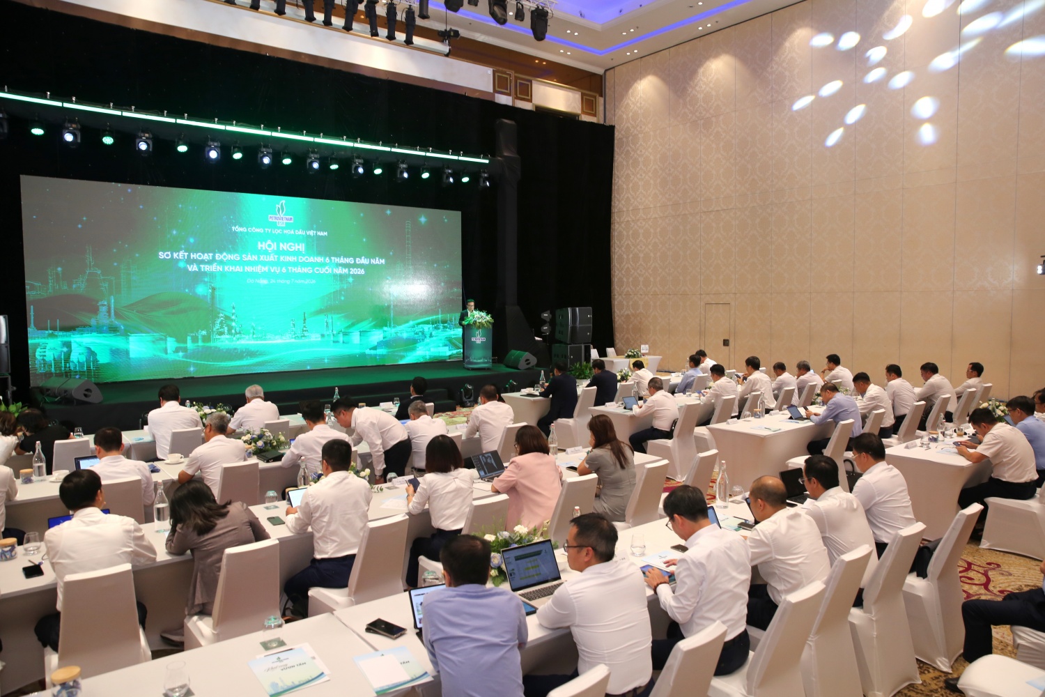 Toàn cảnh Hội nghị sơ kết hoạt động sản xuất kinh doanh 6 tháng đầu năm và triển khai nhiệm vụ 6 tháng cuối năm 2026 của BSR.