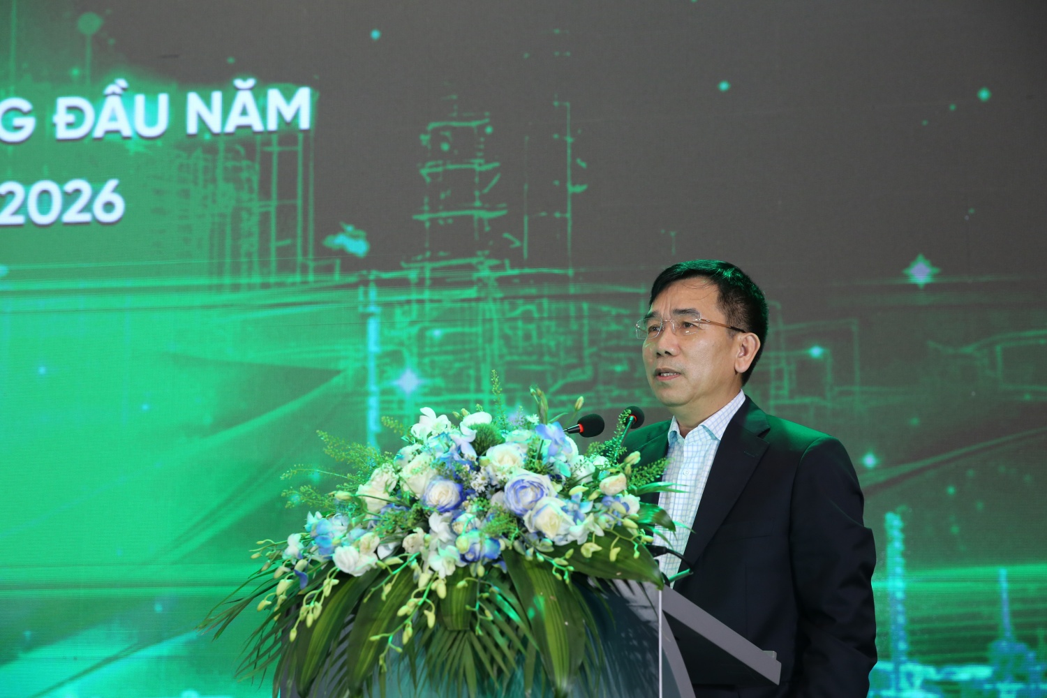 Phó Tổng Giám đốc Petrovietnam Lê Xuân Huyên ghi nhận và biểu dương các kết quả của BSR trong 6 tháng đầu năm 2026. Bên cạnh đó, BSR cũng đã nỗ lực nghiên cứu, phát triển được đa dạng các sản phẩm mới, sản phẩm xanh để đáp ứng các yêu cầu của thị trường.