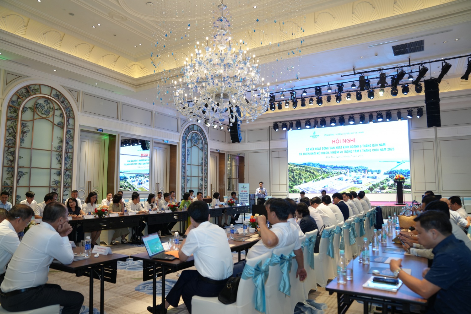 Toàn cảnh Hội nghị.