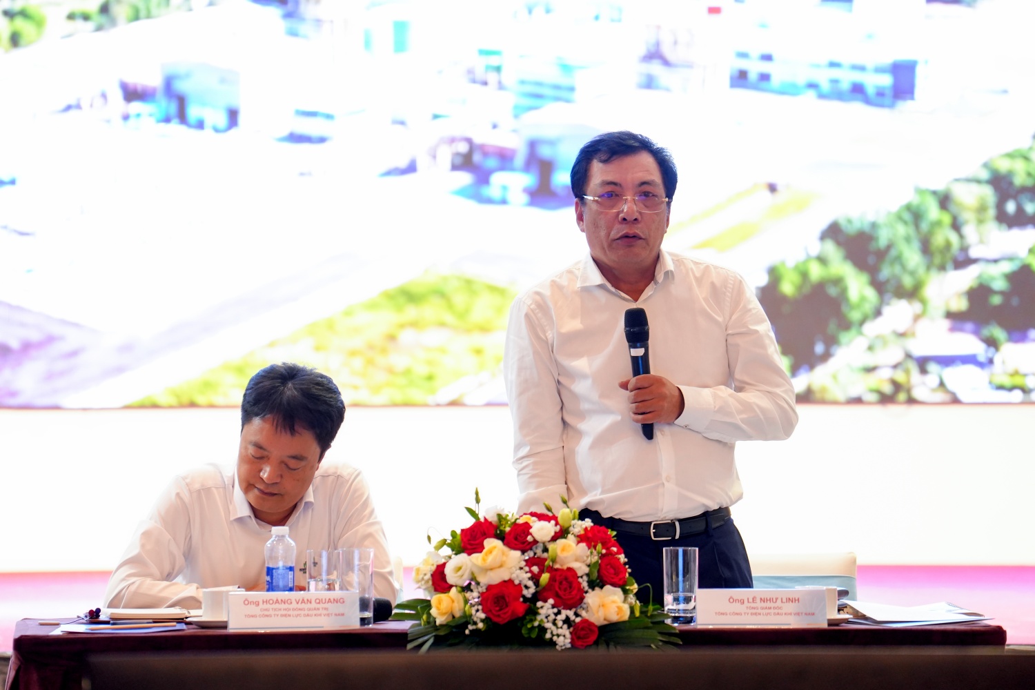 Tổng Giám đốc Lê Như Linh nhấn mạnh, trong bối cảnh thị trường 6 tháng cuối năm dự báo còn nhiều khó khăn, toàn Tổng công ty tiếp tục bám sát diễn biến thị trường, tối ưu vận hành, tập trung cho công tác chuẩn bị, triển khai các dự án đầu tư mới.