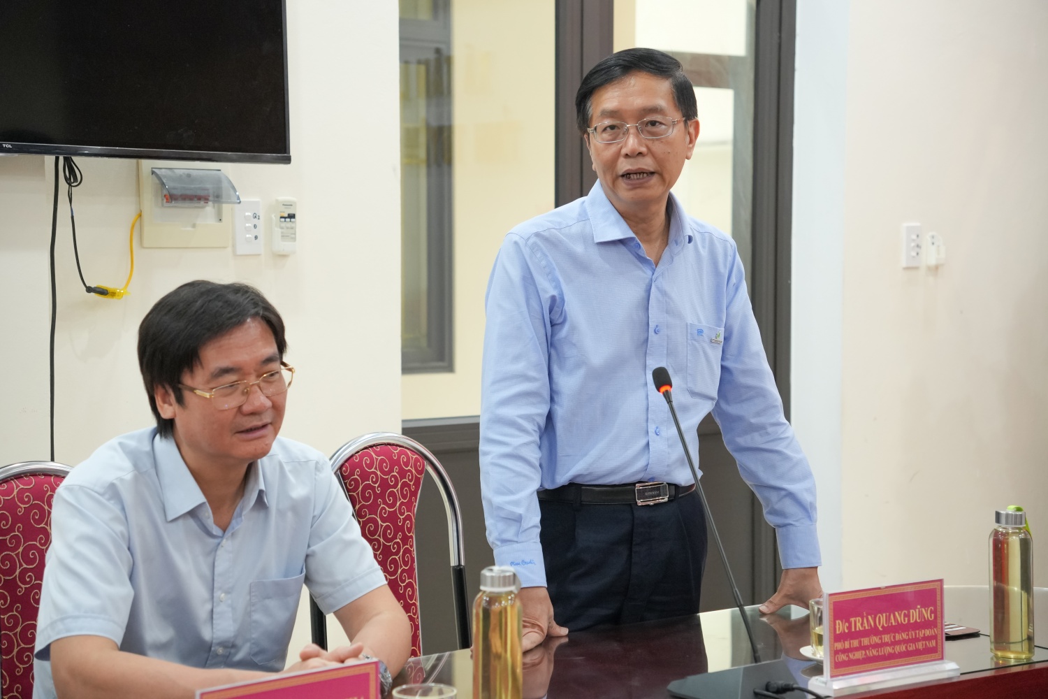 Đồng chí Trần Quang Dũng, Phó Bí thư Thường trực Đảng ủy Petrovietnam ghi nhận sự phối hợp tích cực của cấp ủy, chính quyền địa phương trong quá trình triển khai, giúp các công trình hoàn thành đúng tiến độ và phát huy hiệu quả thiết thực.