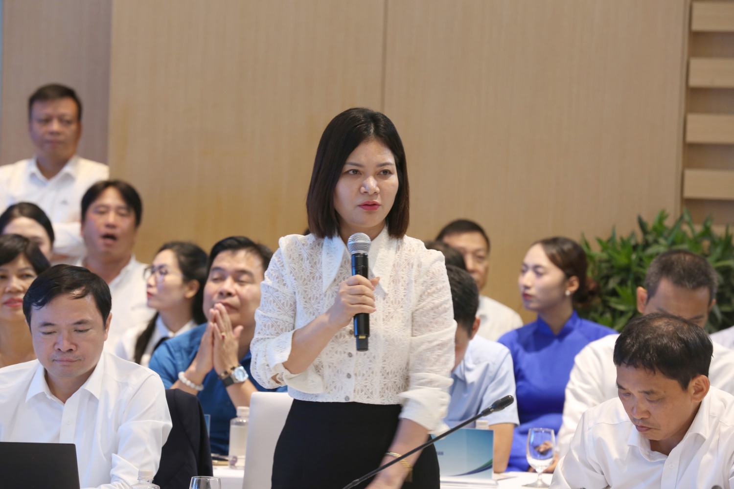 Bà Nguyễn Thúy Hiền – Phó Cục trưởng Cục Quản lý và Phát triển thị trường trong nước (Bộ Công Thương) đánh giá cao về tính chủ động trong việc ứng phó với tác động từ xung đột Trung Đông của Petrovietnam.