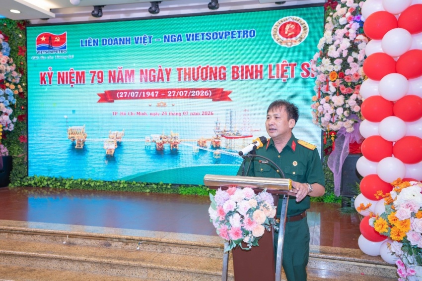 Đồng chí Nguyễn Thanh Tịnh - Chủ tịch Hội CCB Vietsovpetro gửi lời tri ân sâu sắc tới các đại biểu là Mẹ Việt Nam Anh hùng, thương - bệnh binh, thân nhân liệt sĩ và gia đình chính sách.