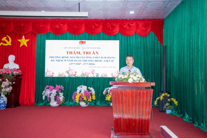 Thay mặt Liên doanh Vietsovpetro, đồng chí Hoàng Phúc Long bày tỏ lòng biết ơn sâu sắc đến các thương, bệnh binh.