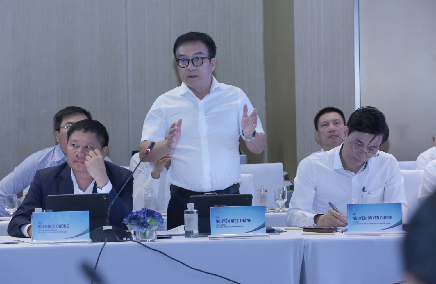 Ông Nguyễn Việt Thắng - Tổng Giám đốc Tổng công ty Lọc hóa dầu Việt Nam (BSR) đóng góp ý kiến cho việc xây dựng Kho dự trữ dầu thô quốc gia.