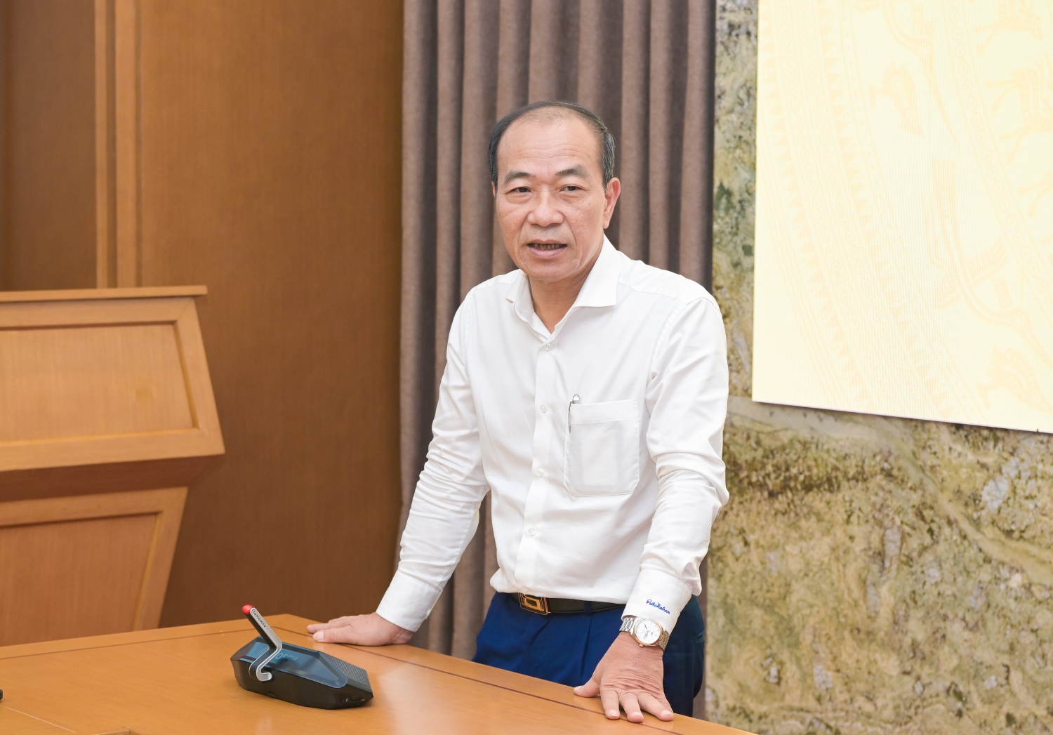 Đồng chí Phạm Quang Dũng - Phó Bí thư Thường trực Đảng ủy Bộ máy Quản lý Điều hành Petrovietnam, Chủ tịch Hội Cựu chiến binh Petrovietnam chia sẻ tại buổi gặp mặt