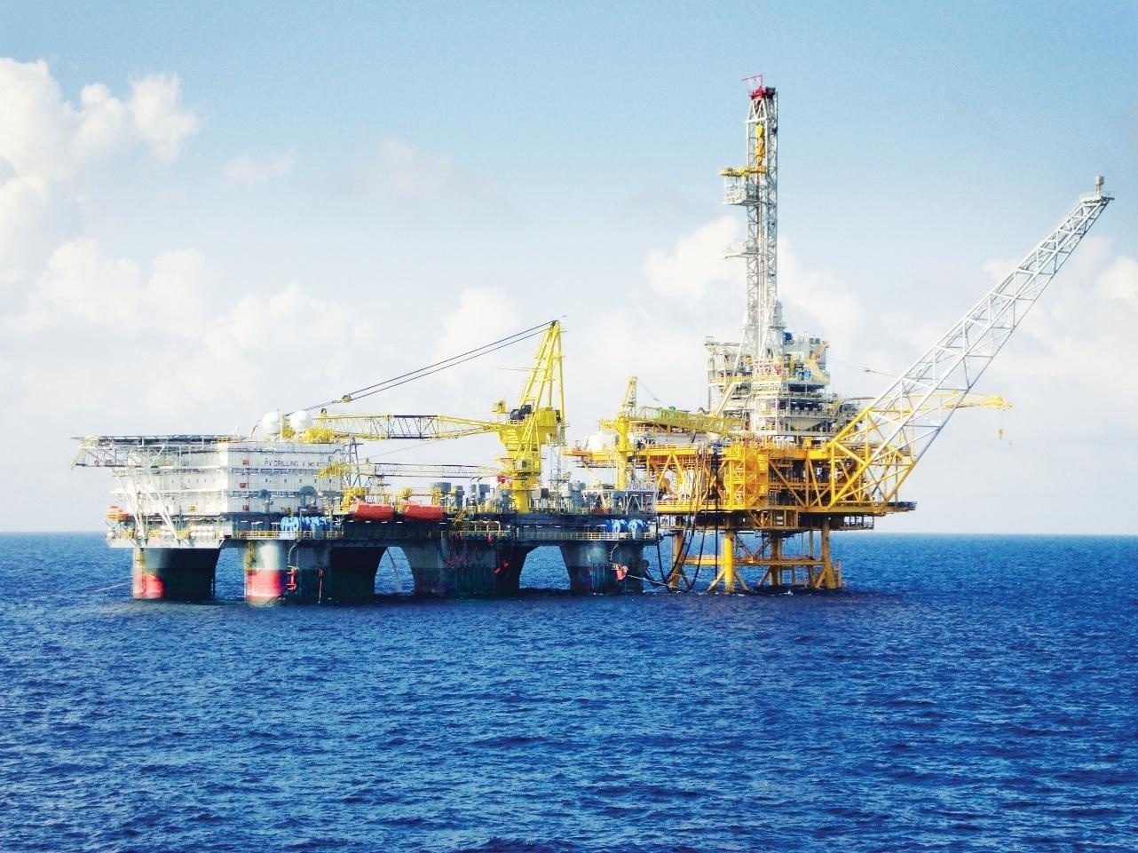 Giàn khoan nước sâu TAD - PV DRILLING V thực hiện chiến dịch khoan cho Dự án Biển Đông 01 trong 5 năm 2011-2015 (Ảnh tư liệu)