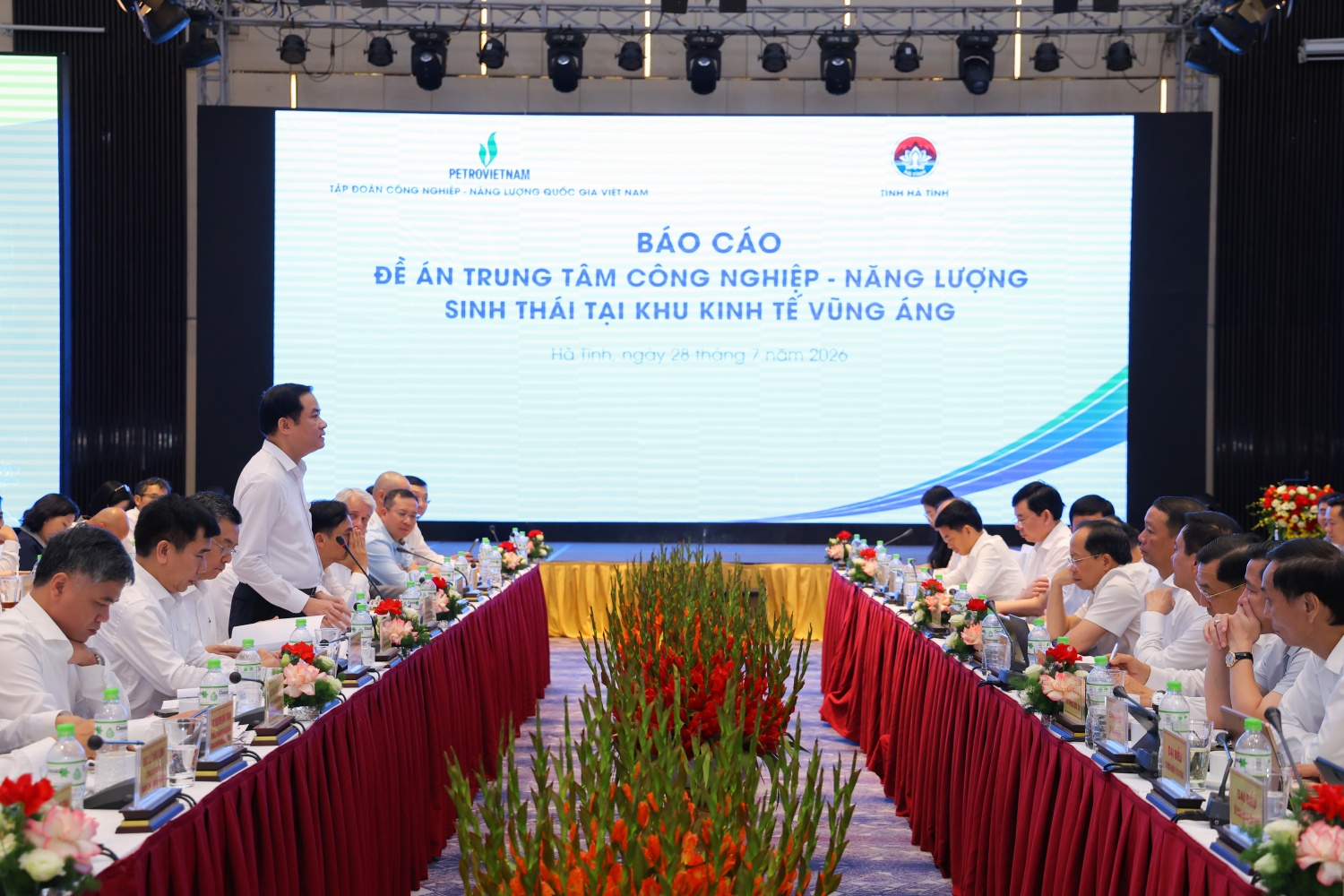 Toàn cảnh buổi làm việc