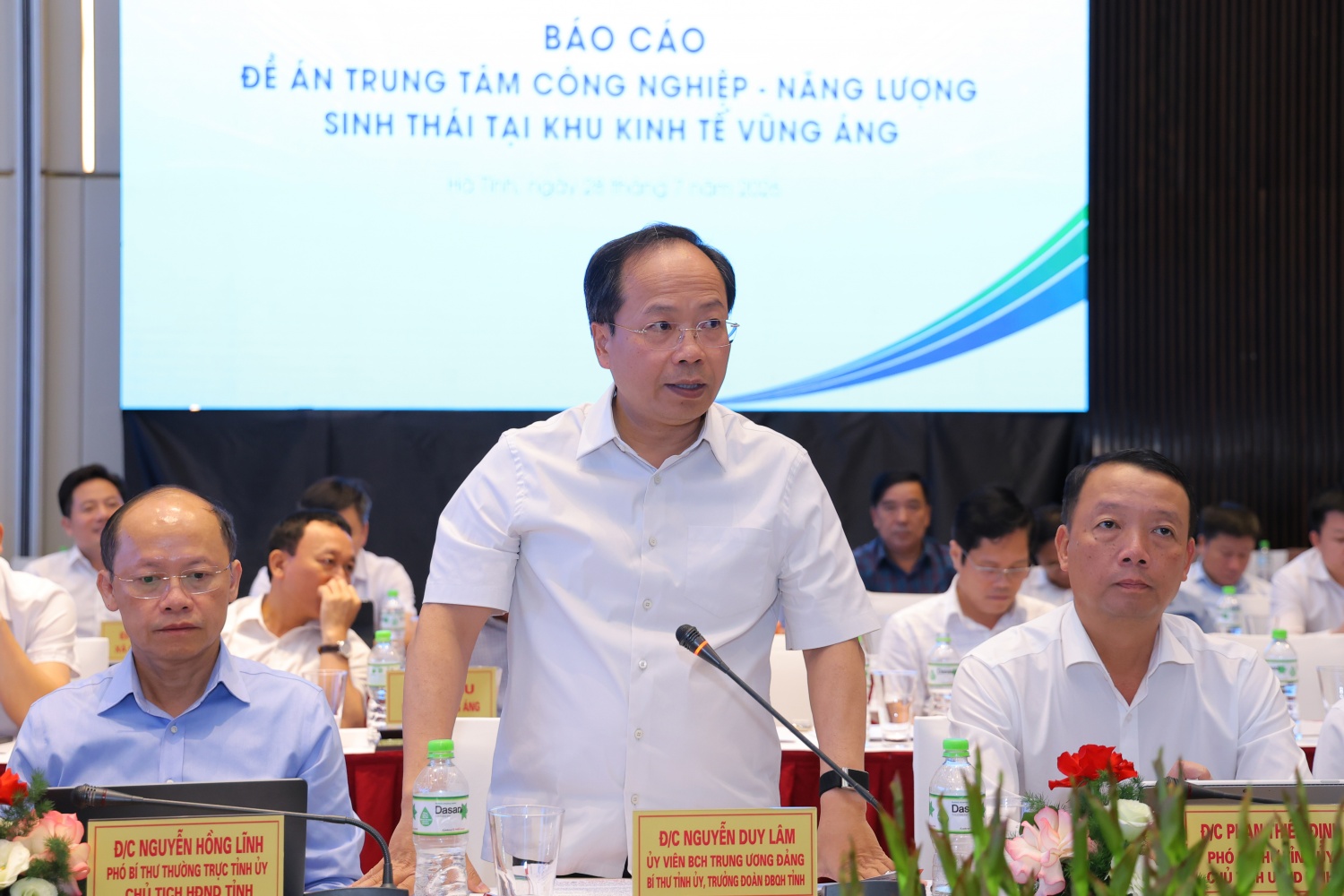 Bí thư Tỉnh ủy Hà Tĩnh Nguyễn Duy Lâm: Đề án là dự án trọng điểm, có ý nghĩa chiến lược đối với Hà Tĩnh, khu vực Bắc Trung Bộ và an ninh năng lượng quốc gia, đồng thời tạo động lực hình thành hệ sinh thái năng lượng, thúc đẩy phát triển kinh tế - xã hội.