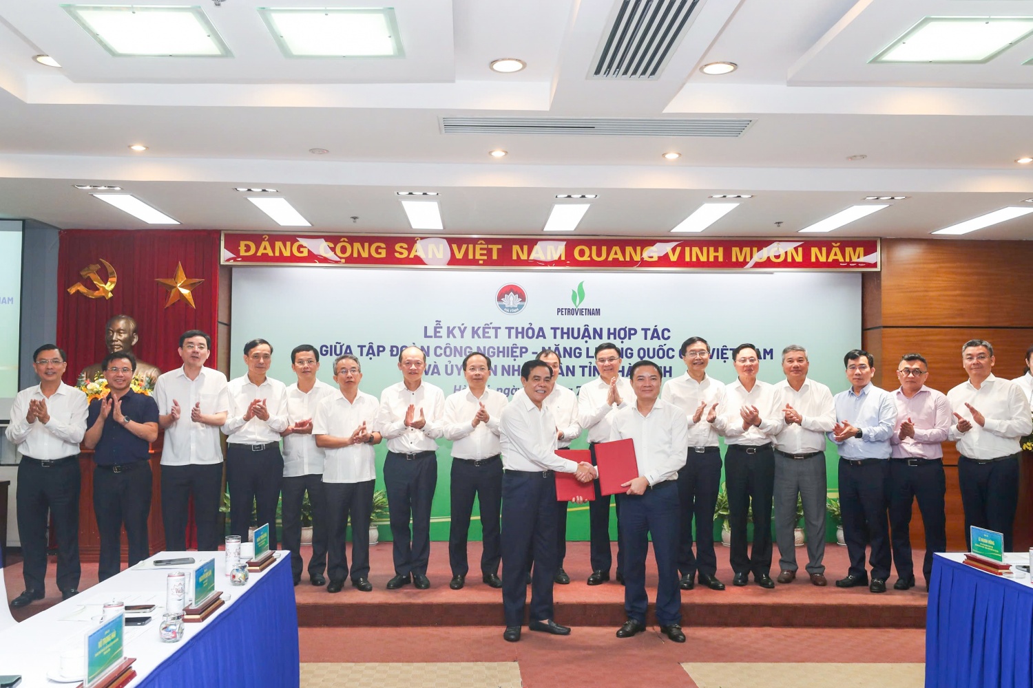 Petrovietnam ký kết Thỏa thuận hợp tác toàn diện với UBND tỉnh Hà Tĩnh