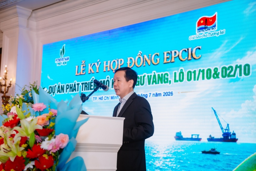 Ông Vũ Mai Khanh – Tổng Giám đốc Vietsovpetro đại diện Tổng thầu phát biểu tại lễ ký kết