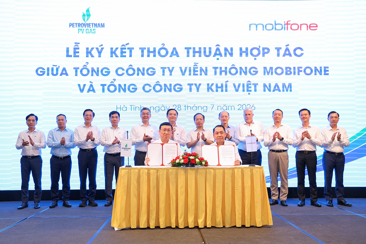 Lễ ký thỏa thuận hợp tác giữa PV GAS và MobiFone.
