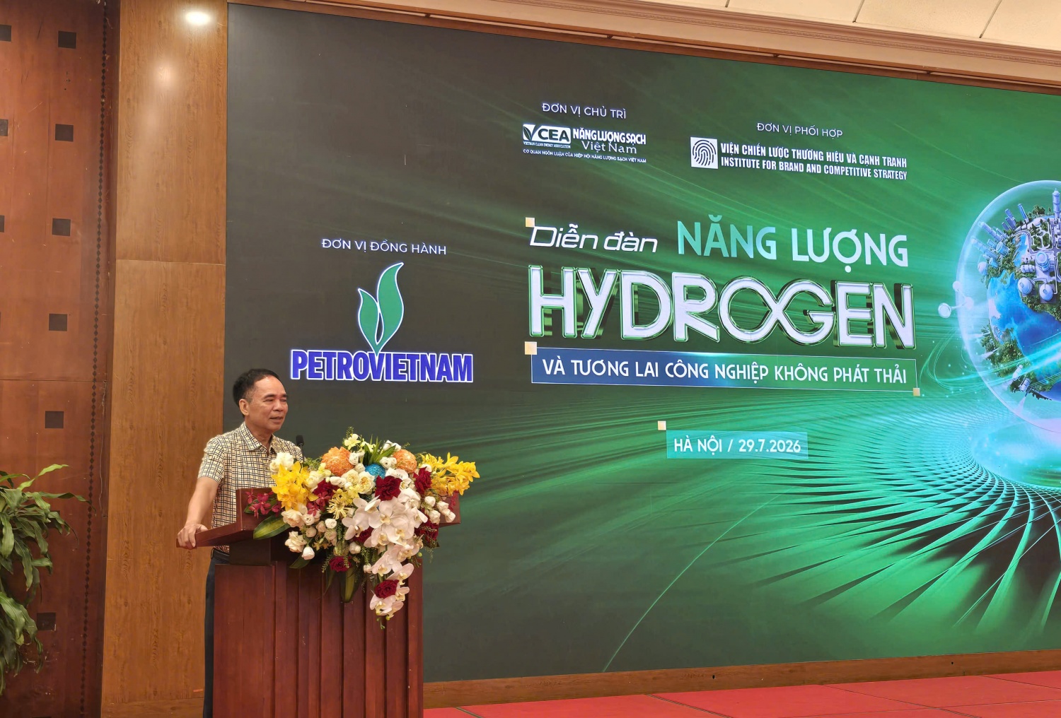 TS. Nguyễn Quốc Thập, Chủ tịch Hội Dầu khí Việt Nam: Hydro tự nhiên không chỉ góp phần giảm phụ thuộc vào nhiên liệu nhập khẩu mà còn có thể trở thành một ngành công nghiệp mới, tạo thêm sản phẩm xuất khẩu cho Việt Nam trong tương lai.