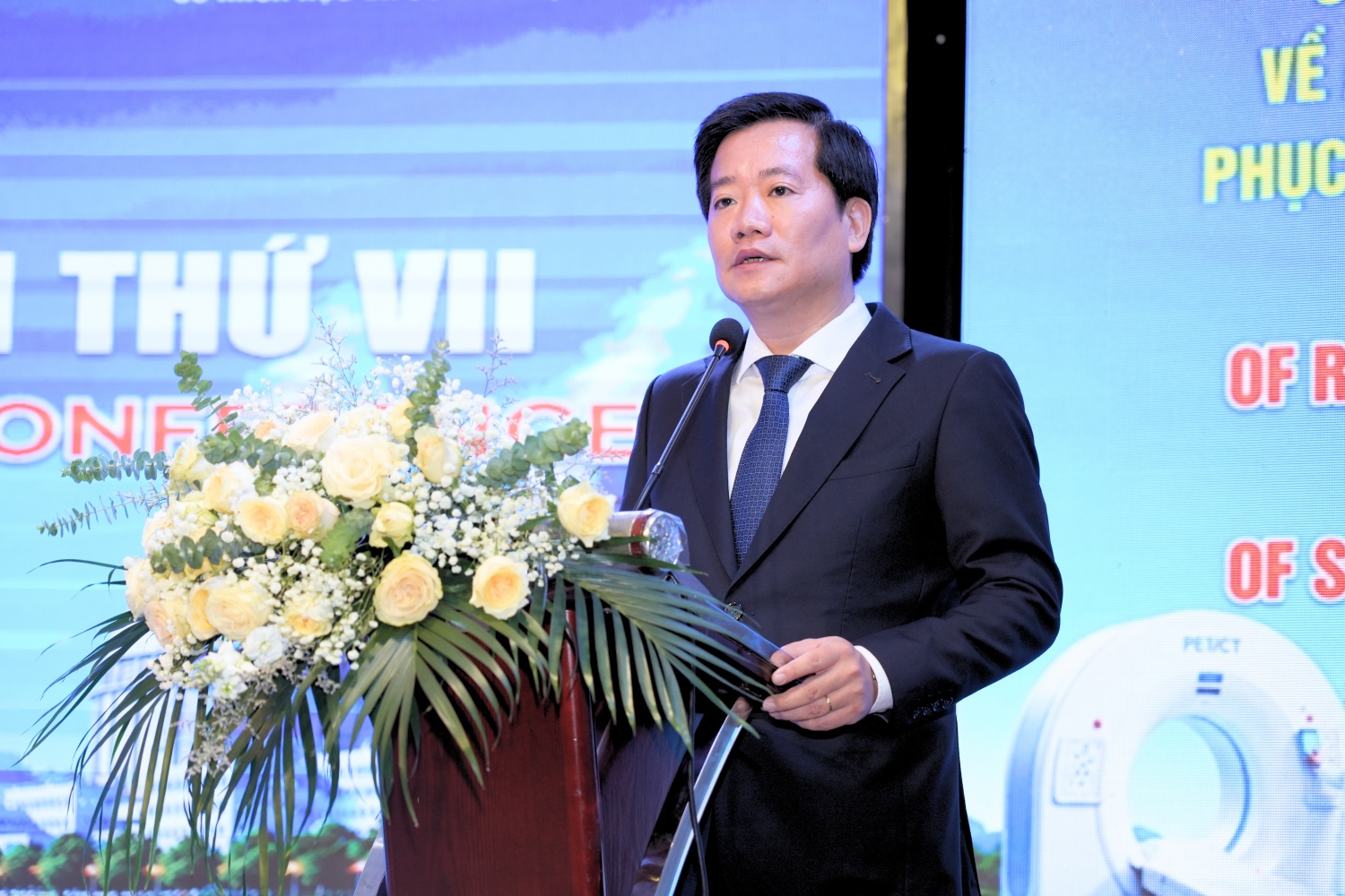 Cục trưởng Cục An toàn bức xạ và hạt nhân Nguyễn Hoàng Linh: Việt Nam đặt mục tiêu triển khai an toàn hai dự án Nhà máy điện hạt nhân gồm Nhà máy Điện hạt nhân Ninh 1 do EVN làm chủ đầu tư và Nhà máy Điện hạt nhân Ninh 2 do Petrovietnam làm chủ đầu tư đến năm 2035.