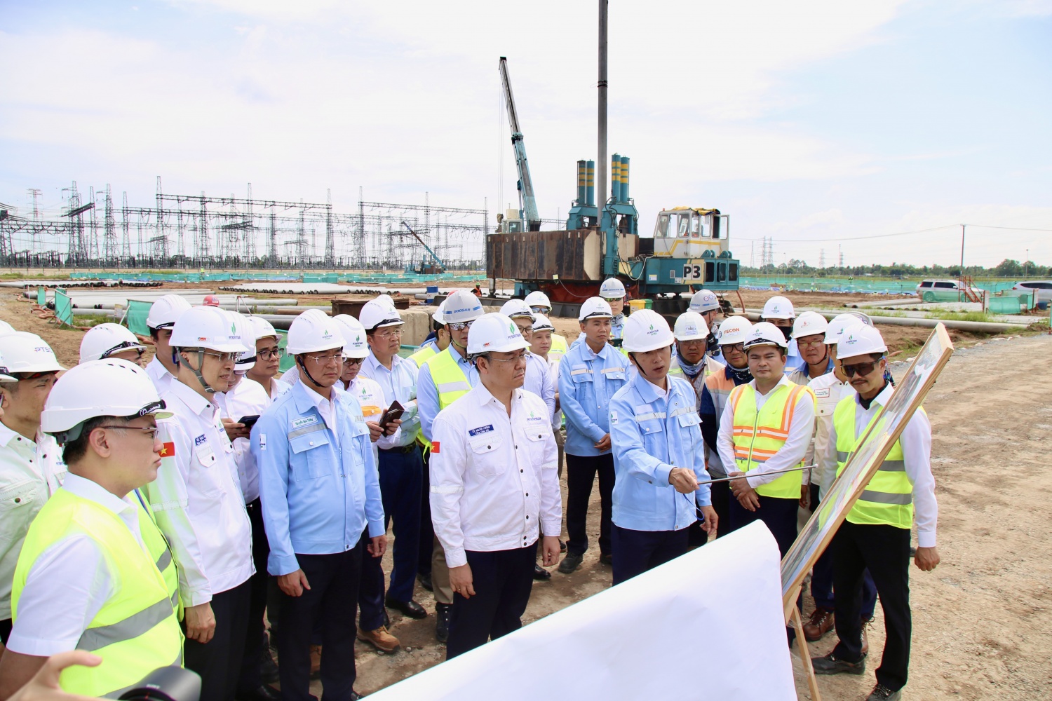 Tổng Giám đốc Petrovietnam Lê Mạnh Cường cùng đoàn công tác kiểm tra tiến độ các Dự án Nhà máy Nhiệt điện Ô Môn III và Ô Môn IV.
