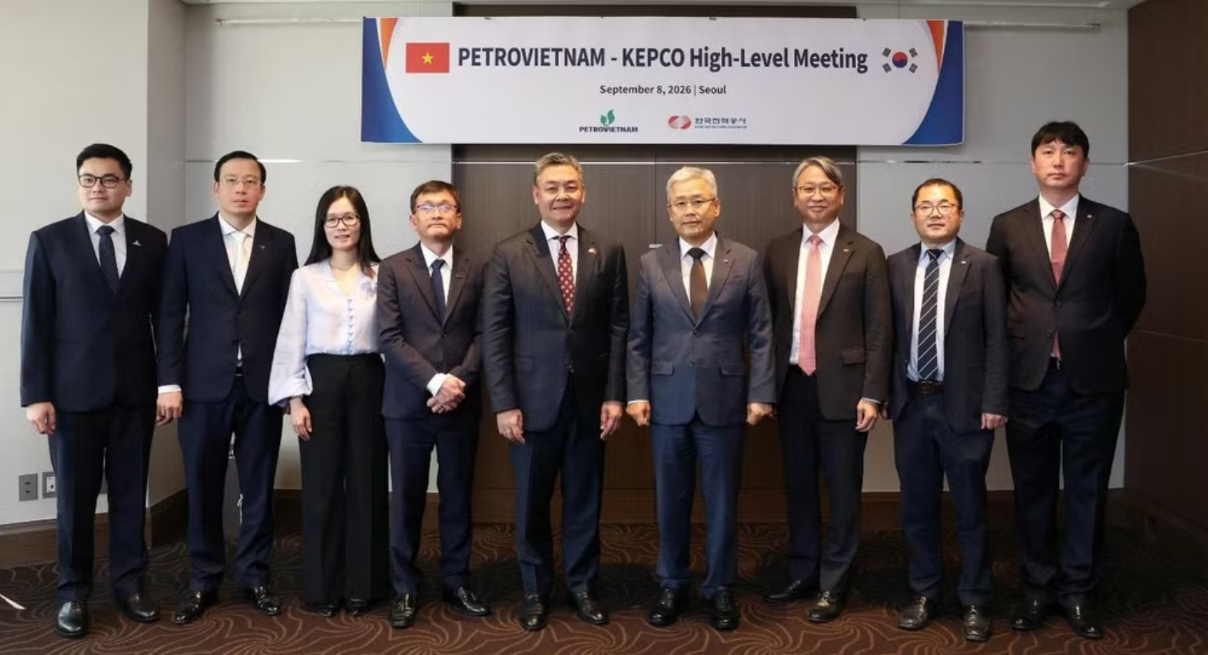 Lãnh đạo Petrovietnam và KEPCO tại buổi làm việc. (Ảnh: NGÔ HƯƠNG)