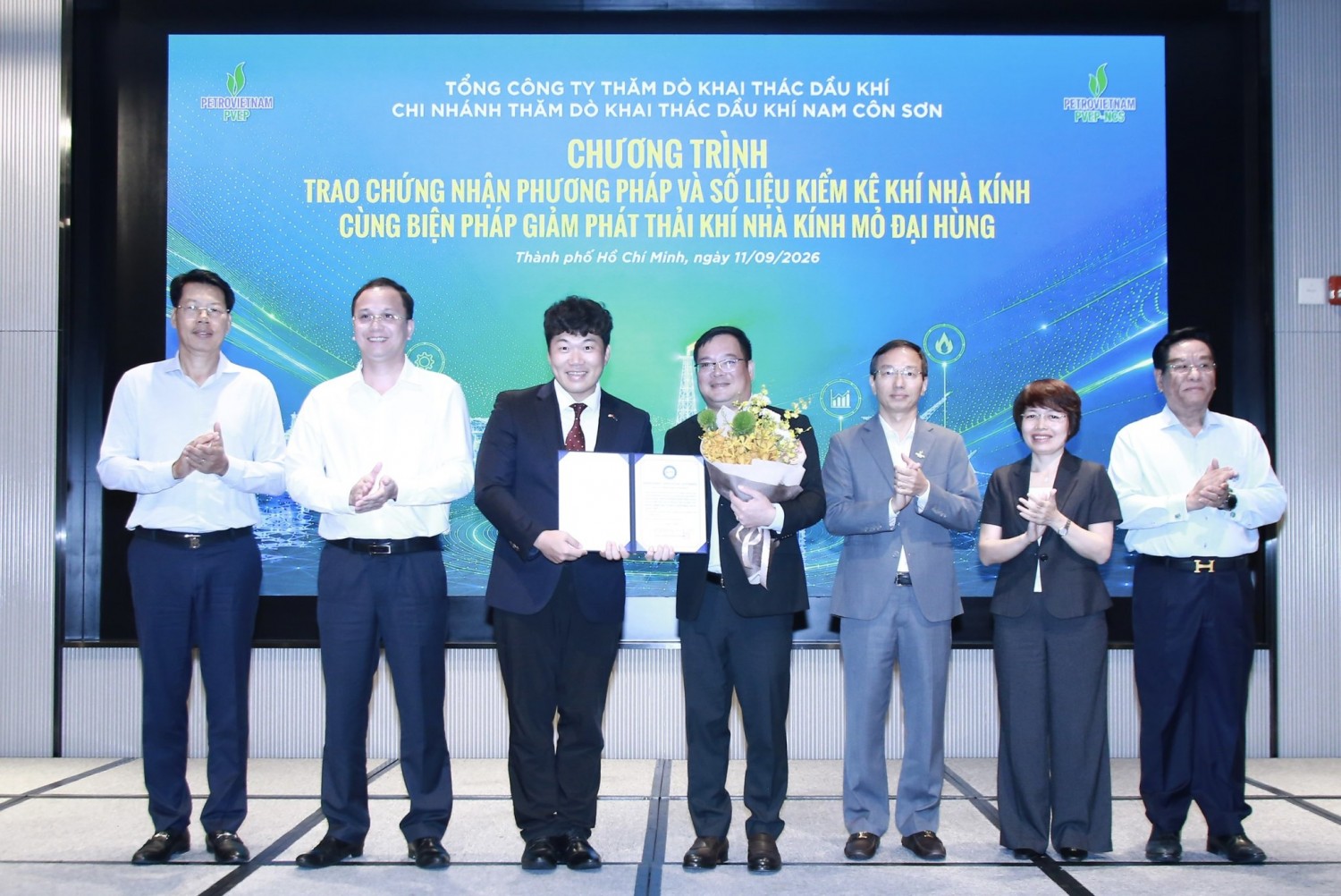 Viện Nghiên cứu và Thử nghiệm Hàn Quốc trao Giấy chứng nhận phương pháp luận về kết quả kiểm kê khí nhà kính cùng các biện pháp giảm phát thải khí nhà kính cho mỏ Đại Hùng.