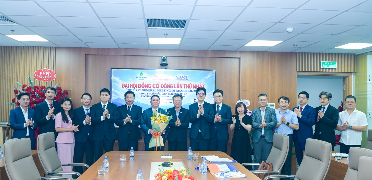 HĐQT Công ty Cổ phần Điện LNG Quỳnh Lập ra mắt Đại hội.