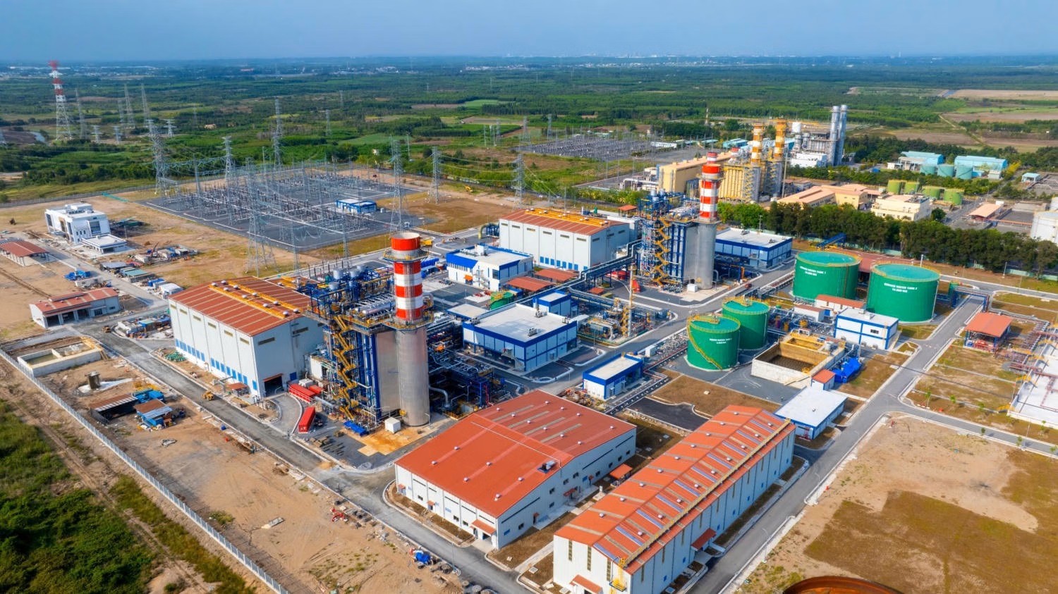 PETROVIETNAM hiện đang quản lý, vận hành 12 nhà máy điện với tổng công suất lắp đặt 8.249 MW, chiếm khoảng 9% tổng công suất nguồn điện của hệ thống điện quốc gia. Việc xây dựng cơ sở dữ liệu tập trung góp phần nâng cao hiệu quả quản trị, giám sát và điều hành các nhà máy điện của Tập đoàn.