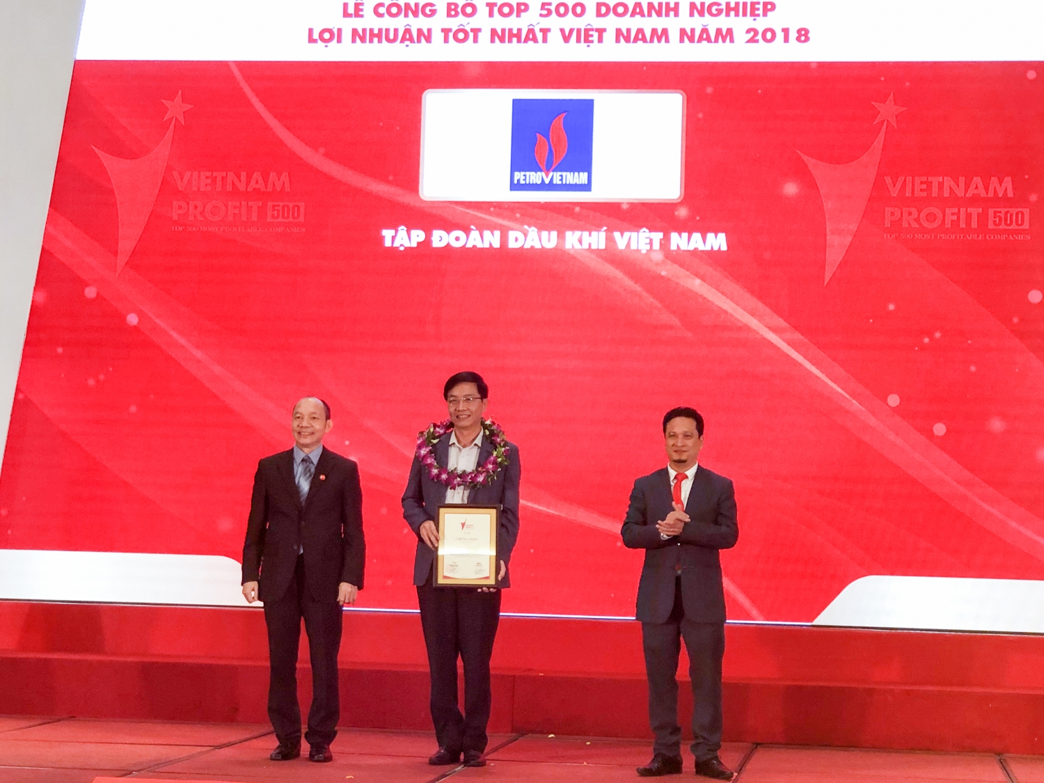 Petrovietnam (PVN) was honored as top enterprises in Profit500 Ranking - Top 500 Most Profitable Enterprises of Vietnam 2018
