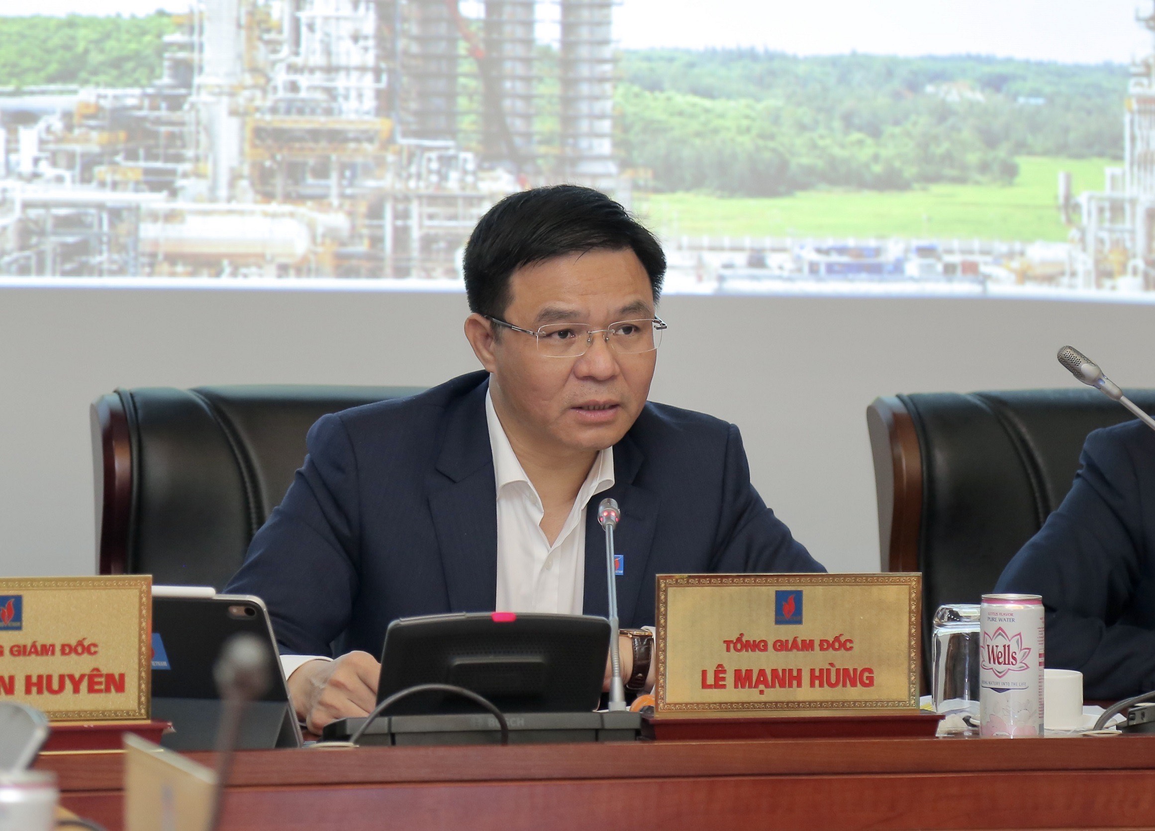 Petrovietnam strives to overcome difficulties, maintain stability, safety of production and business activities to overcome difficulties, maintain
