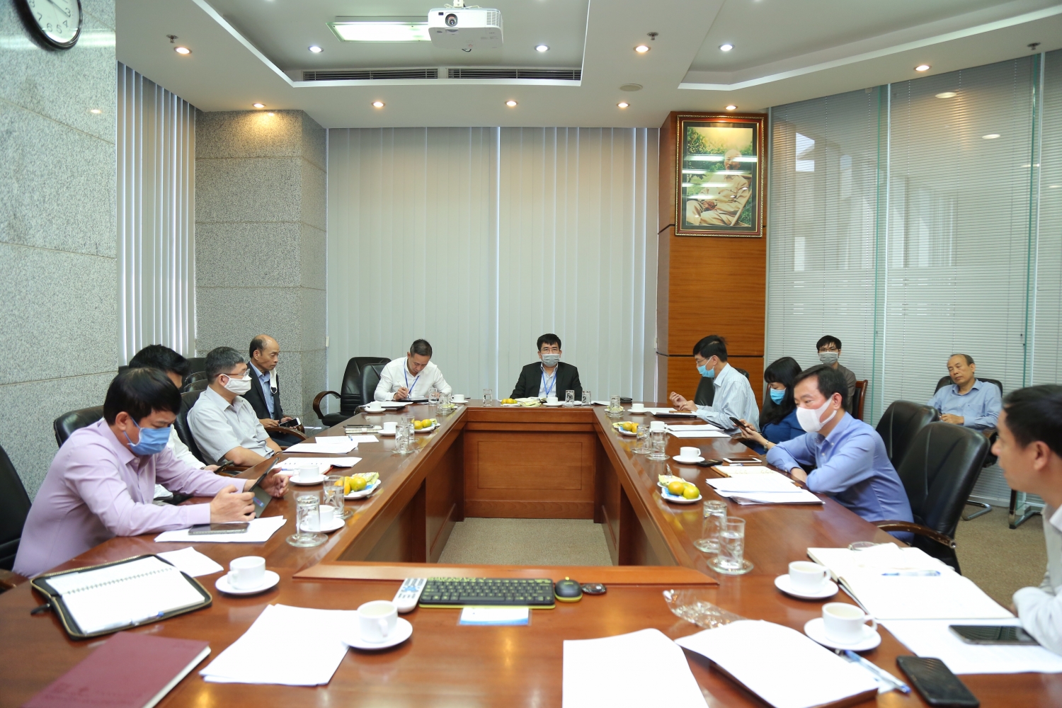 Petrovietnam strengthens solutions to cope with Covid-19 pandemic and decline in oil prices