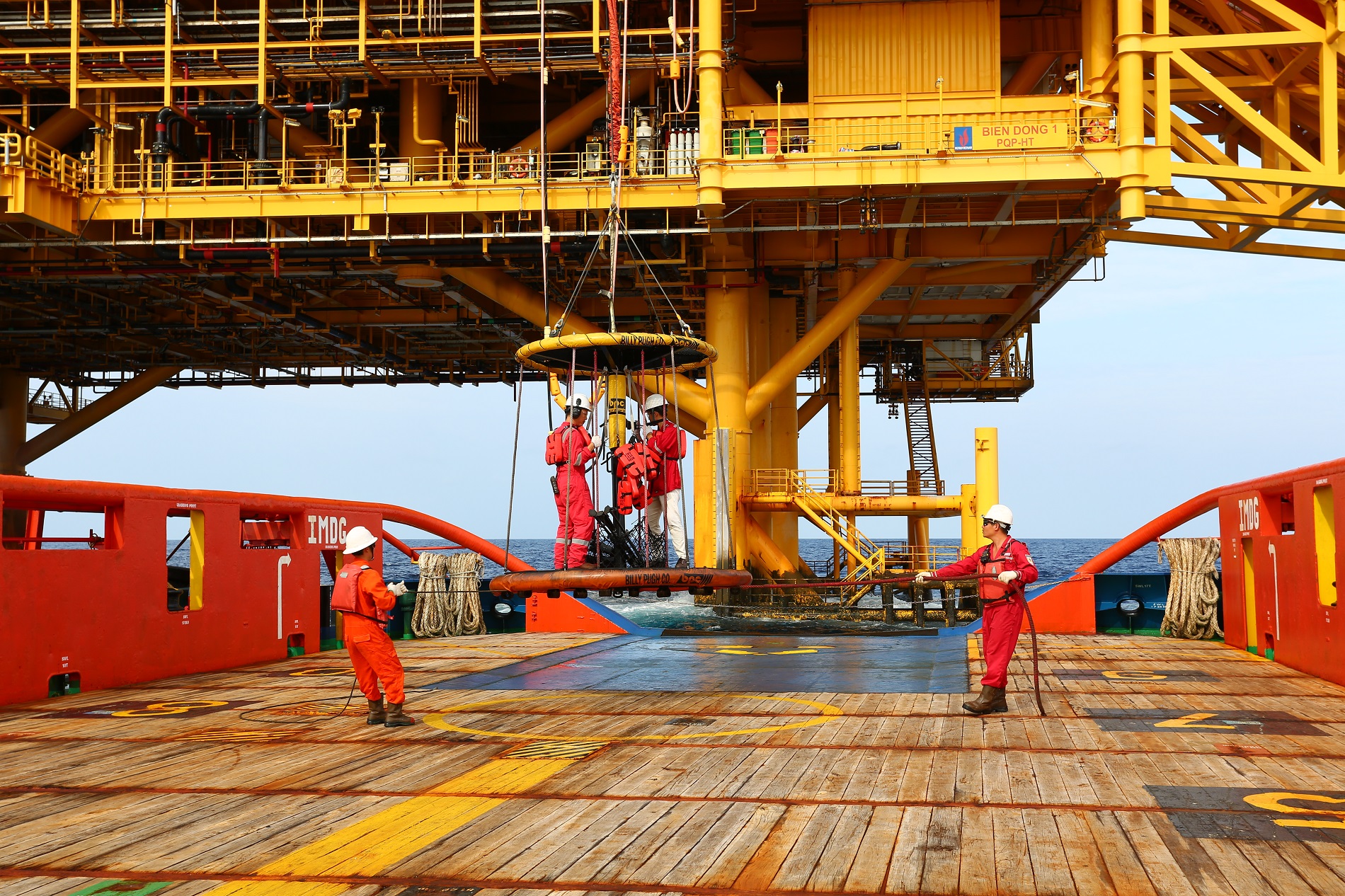 Fitch Ratings raises Petrovietnam’s outlook to “Positive”, rates independent credit at “BB+”