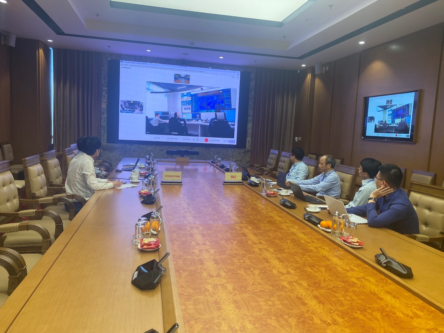 Petrovietnam works with Zarubezhneft on “Operational Monitoring Center” system for the Oil and Gas sector