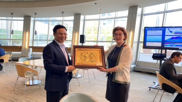 Petrovietnam and US partner shares and exchanges cooperation opportunities in the field of technology and energy transition