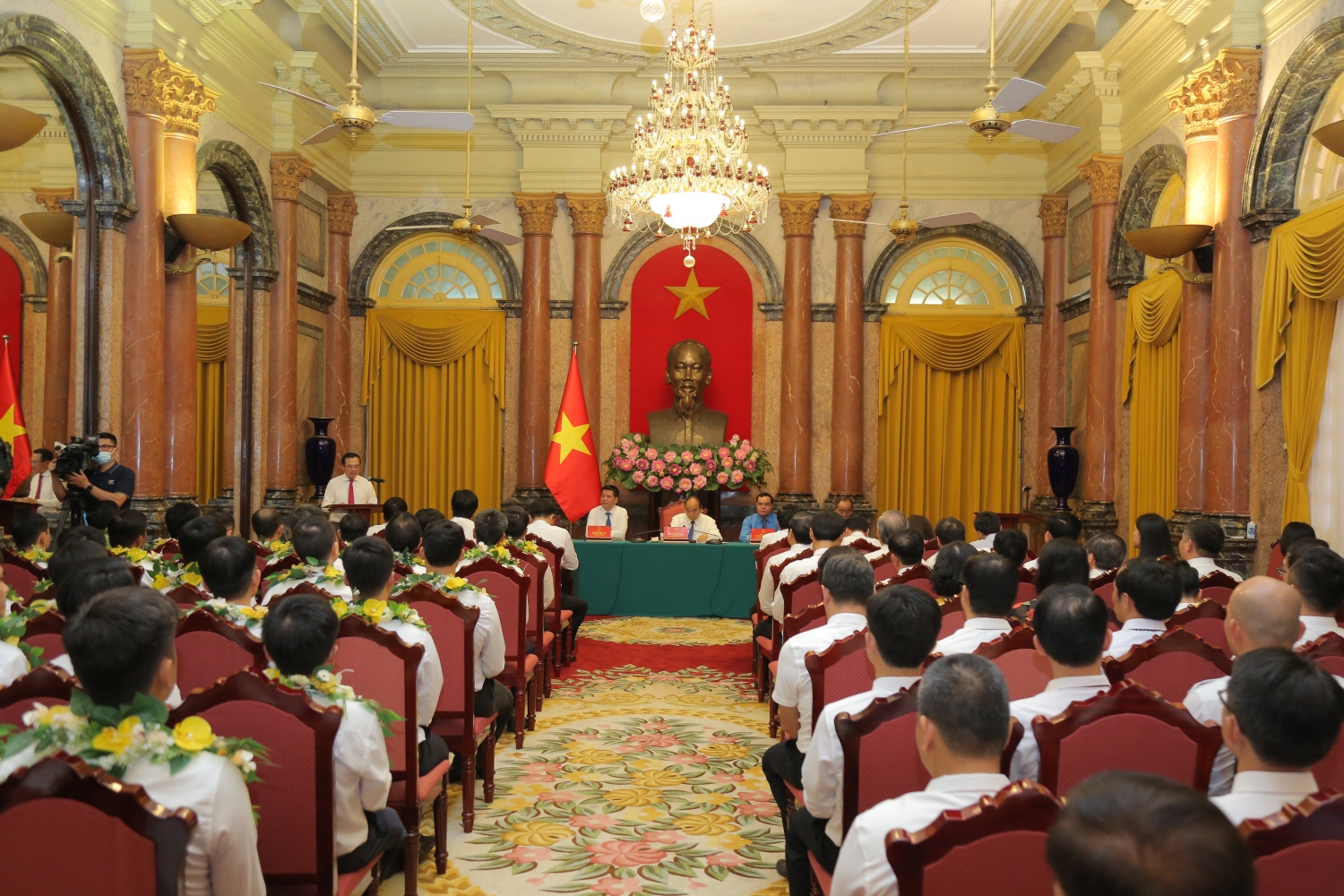 Chủ tịch nước Nguyễn Xuân Phúc: Ngành Dầu khí phải giữ vững bản lĩnh, tinh thần 