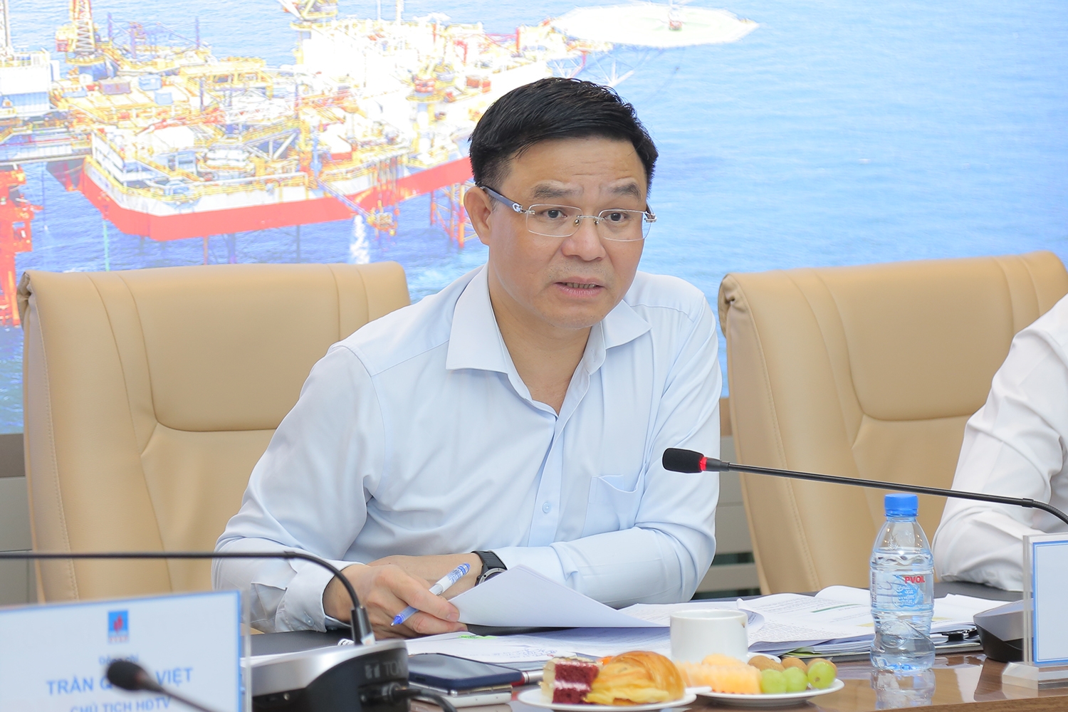 Tổng Giám đốc Petrovietnam Lê Mạnh Hùng làm việc với PVEP về kết quả sản xuất kinh doanh 6 tháng đầu năm 2022 Tổng Giám đốc Petrovietnam Lê Mạnh Hùng làm việc với PVEP về kết quả sản xuất kinh doanh 6 tháng đầu năm 2022