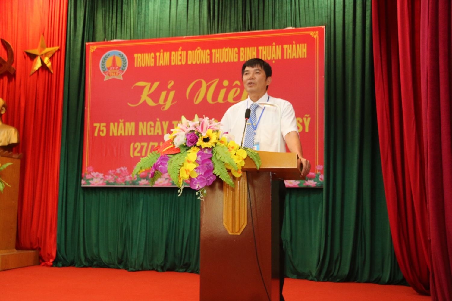CĐ DKVN thăm, tặng quà các thương, bệnh binh tại Thuận Thành (Bắc Ninh) CĐ DKVN thăm, tặng quà các thương, bệnh binh tại Thuận Thành (Bắc Ninh)