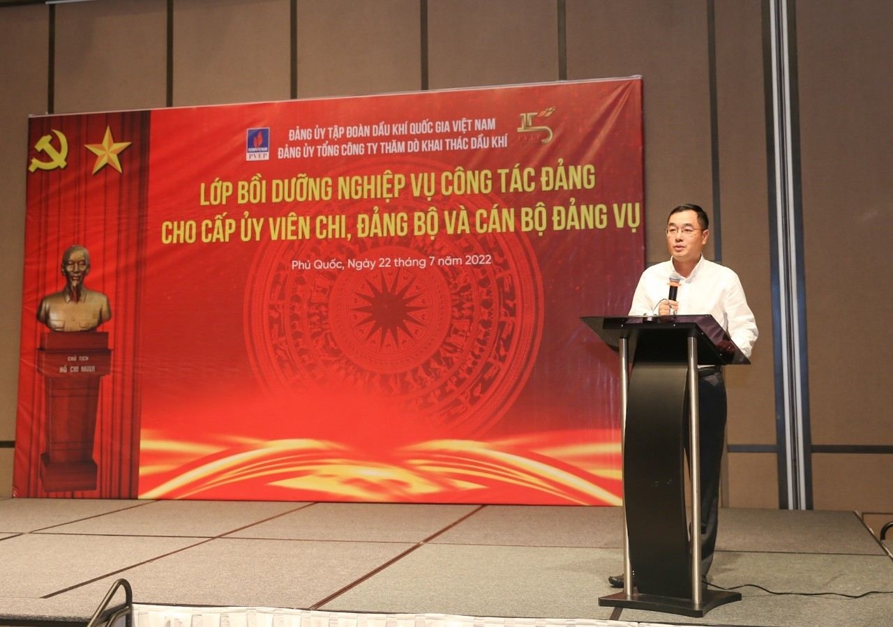 Đảng ủy PVEP nâng cao chất lượng đội ngũ chi ủy viên và cán bộ làm công tác đảng vụ Đảng ủy PVEP nâng cao chất lượng đội ngũ chi ủy viên và cán bộ làm công tác đảng vụ
