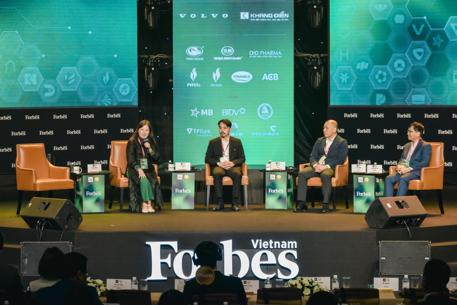 PV GAS lần thứ 10 liên tiếp nhận vinh danh của Forbes PV GAS lần thứ 10 liên tiếp nhận vinh danh của Forbes