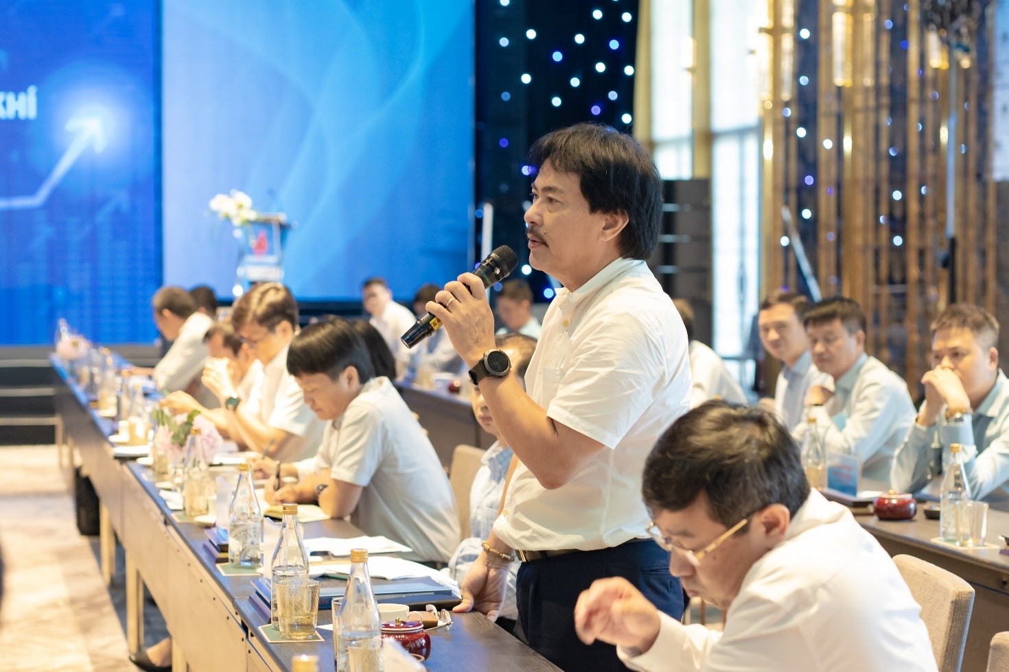 Ông Nguyễn Hùng Dũng - Thành viên HĐTV Petrovietnam phát biểu Ông Nguyễn Hùng Dũng - Thành viên HĐTV Petrovietnam phát biểu