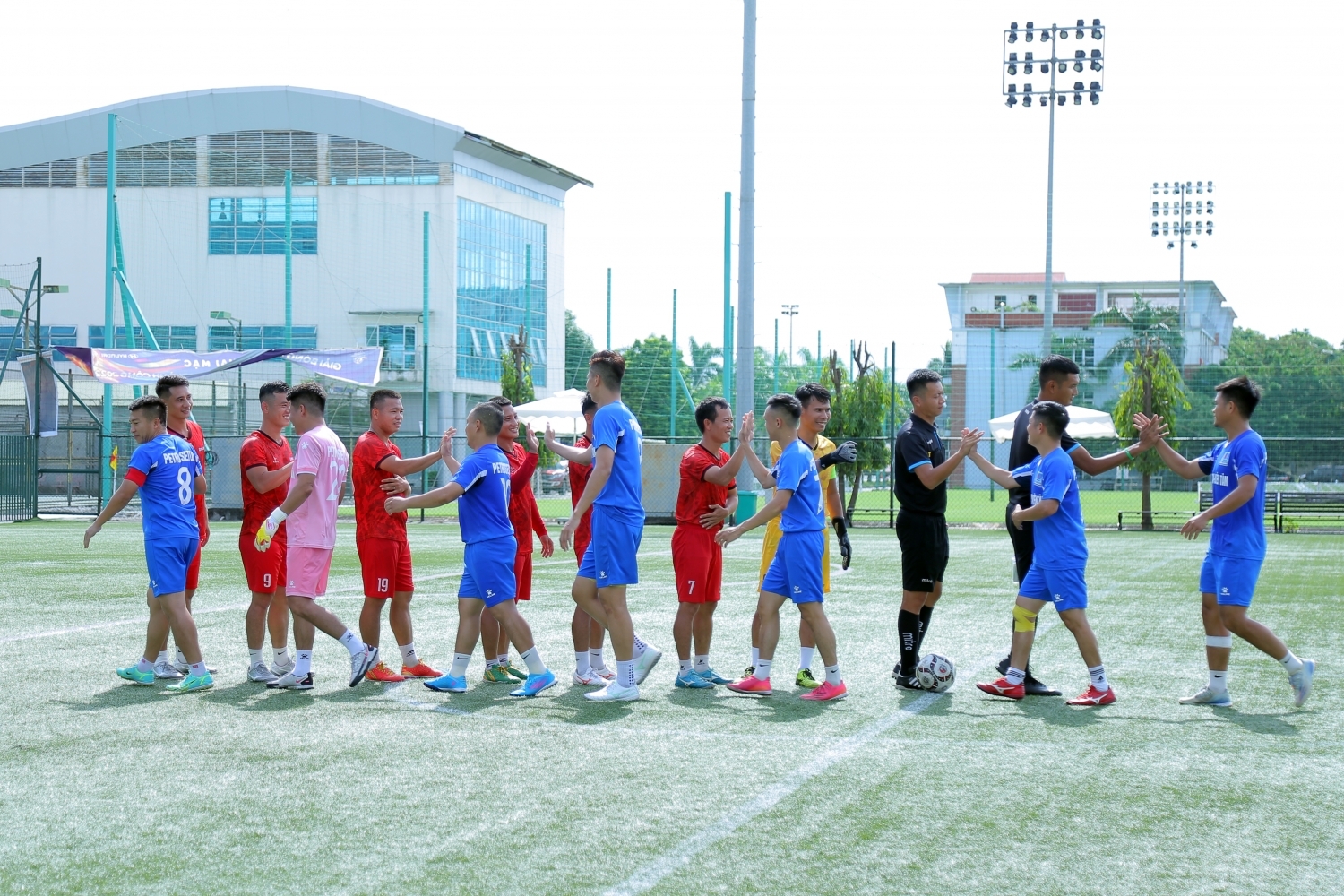 Giải bóng đá Cup Công đoàn Dầu khí hưởng ứng Tuần lễ Văn hóa Dầu khí Giải bóng đá Cup Công đoàn Dầu khí hưởng ứng Tuần lễ Văn hóa Dầu khí